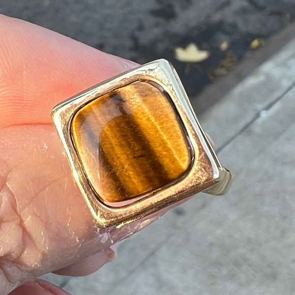 VINTAGE 14K YELLOW GOLD TIGER EYE RING UNUSUAL CUT /DESIGN STONE MODERN LOOK